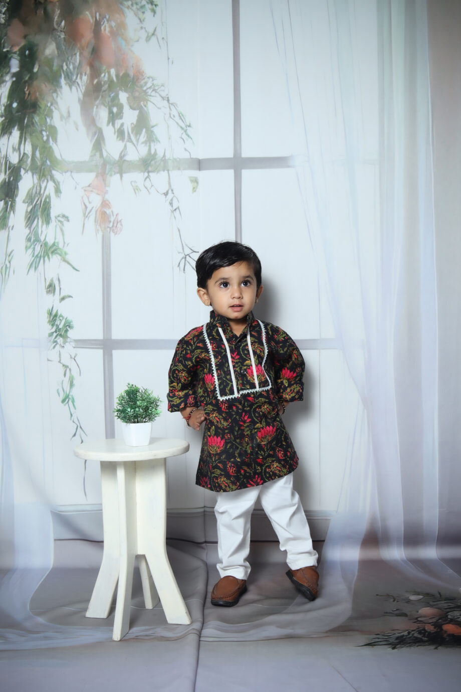 Black floral short kurta pajama set for boys